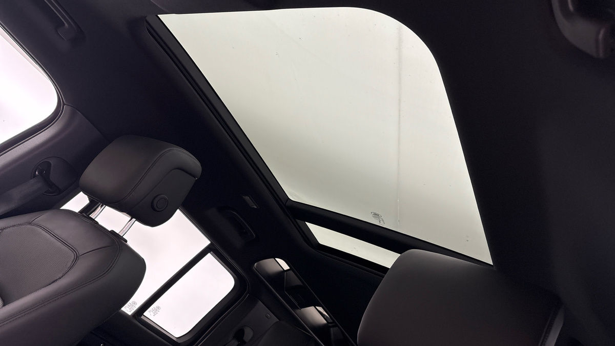 Used Land Rover Defender 110 2025 for sale - 76323894: Photo 6