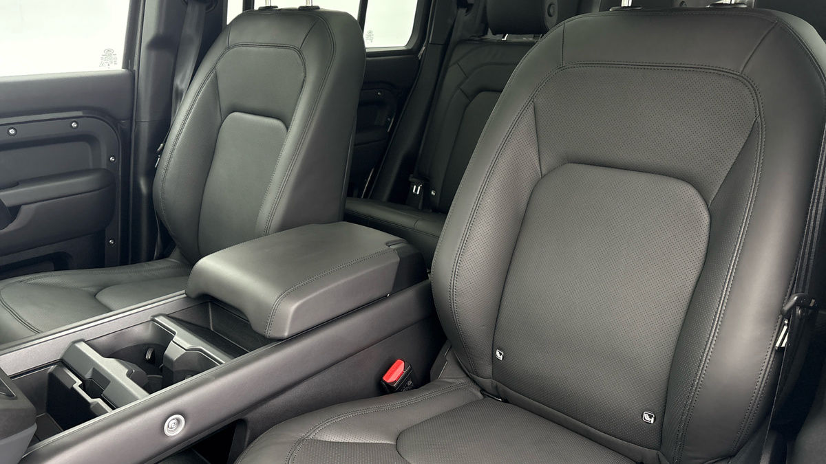 Used Land Rover Defender 110 2025 for sale - 76323894: Photo 7