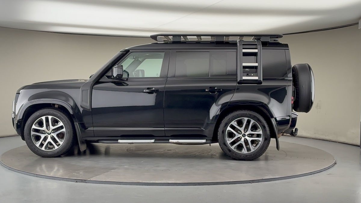 Used Land Rover Defender 110 2022 for sale - 76896695: Photo 31