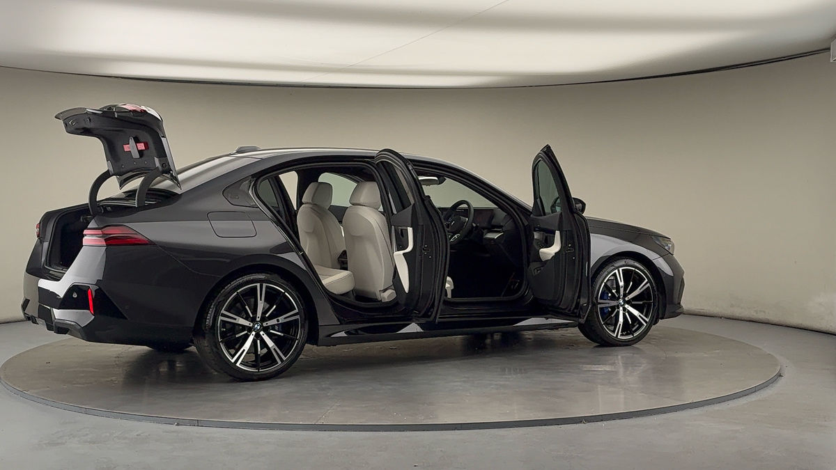 Used BMW 5 Series 2024 for sale - 76304613: Photo 60