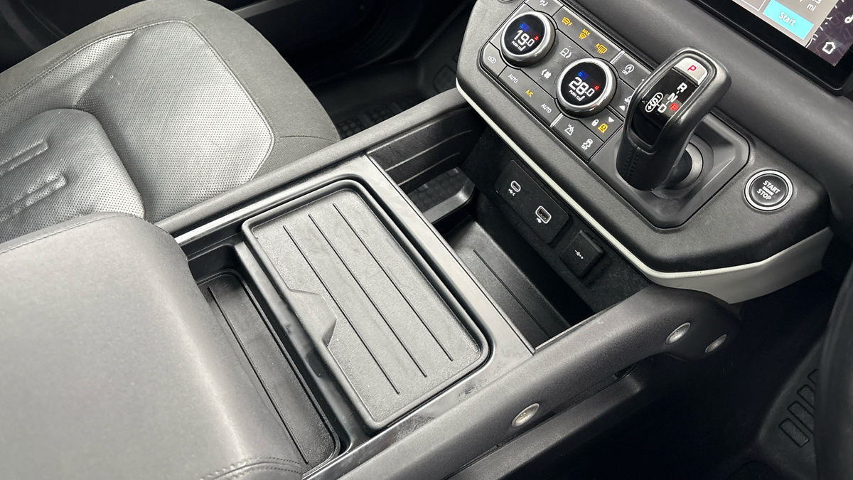 Used Land Rover Defender 110 2020 for sale - 77821831: Photo 18