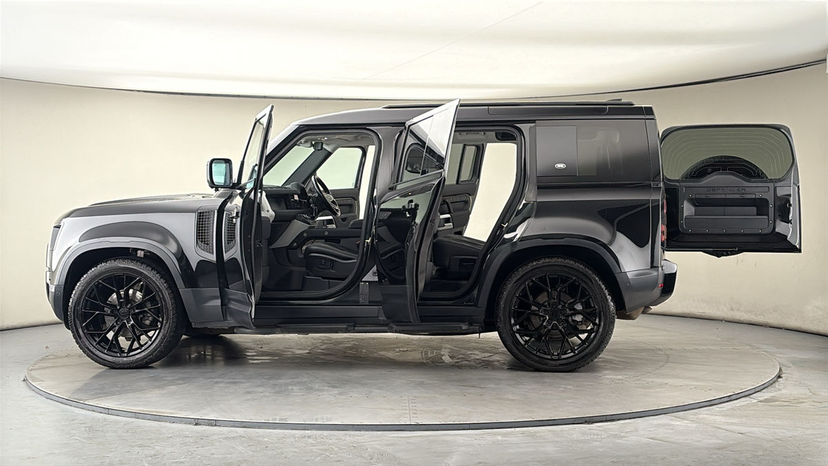 Used Land Rover Defender 110 2020 for sale - 77821831: Photo 48