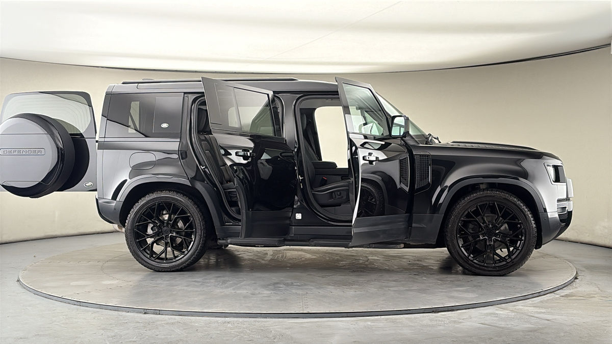 Used Land Rover Defender 110 2020 for sale - 77821831: Photo 57