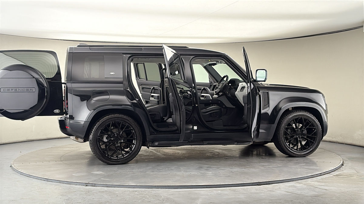 Used Land Rover Defender 110 2020 for sale - 77821831: Photo 58