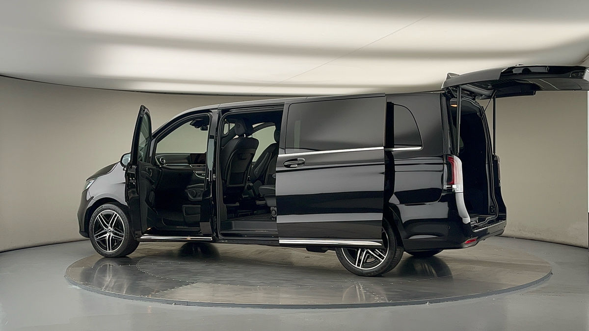 Used Mercedes-Benz V-Class 2024 for sale - 78213247: Photo 47