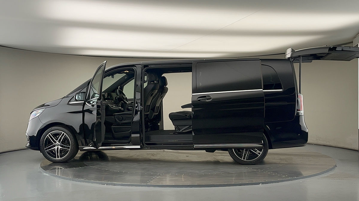 Used Mercedes-Benz V-Class 2024 for sale - 78213247: Photo 48