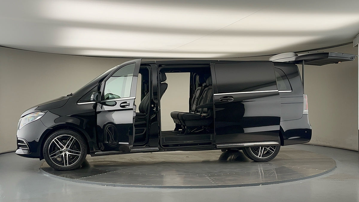 Used Mercedes-Benz V-Class 2024 for sale - 78213247: Photo 49