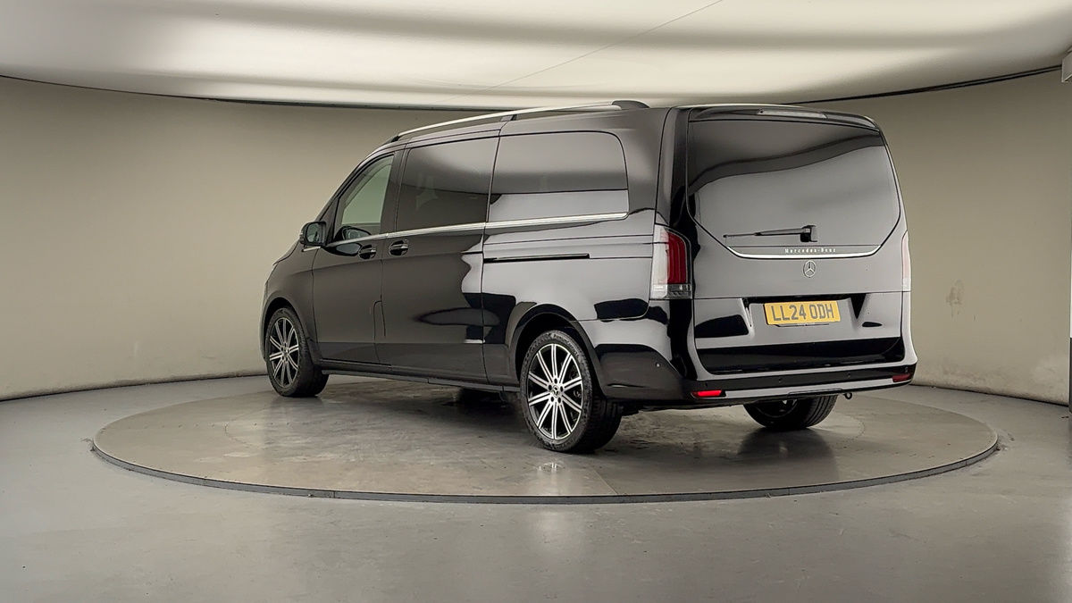 Used Mercedes-Benz V-Class 2024 for sale - 78213289: Photo 2