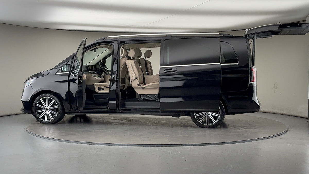 Used Mercedes-Benz V-Class 2024 for sale - 78213289: Photo 47