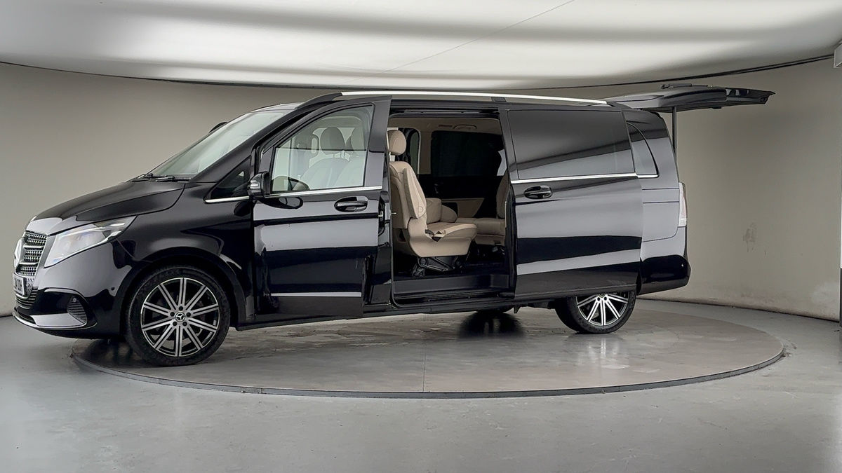 Used Mercedes-Benz V-Class 2024 for sale - 78213289: Photo 49