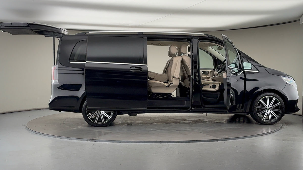 Used Mercedes-Benz V-Class 2024 for sale - 78213289: Photo 57