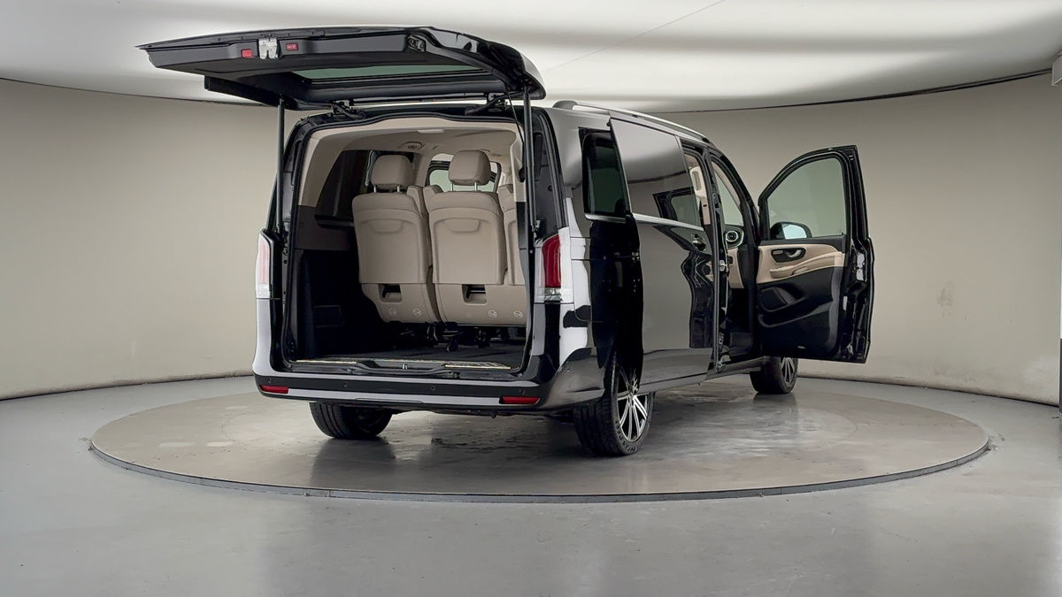 Used Mercedes-Benz V-Class 2024 for sale - 78213289: Photo 60