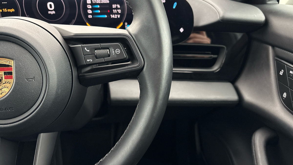 Used Porsche Taycan 2023 for sale - 77465446: Photo 15