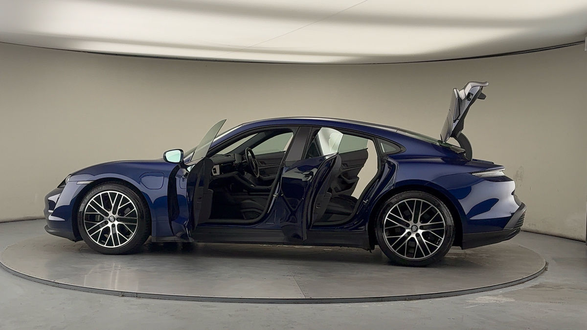 Used Porsche Taycan 2023 for sale - 77465446: Photo 47