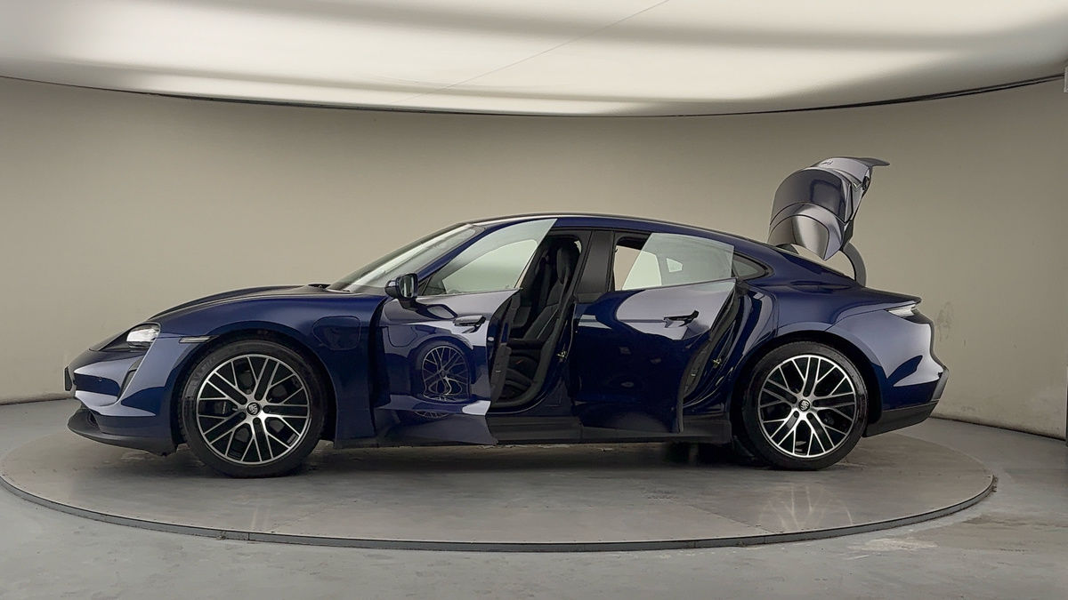 Used Porsche Taycan 2023 for sale - 77465446: Photo 48