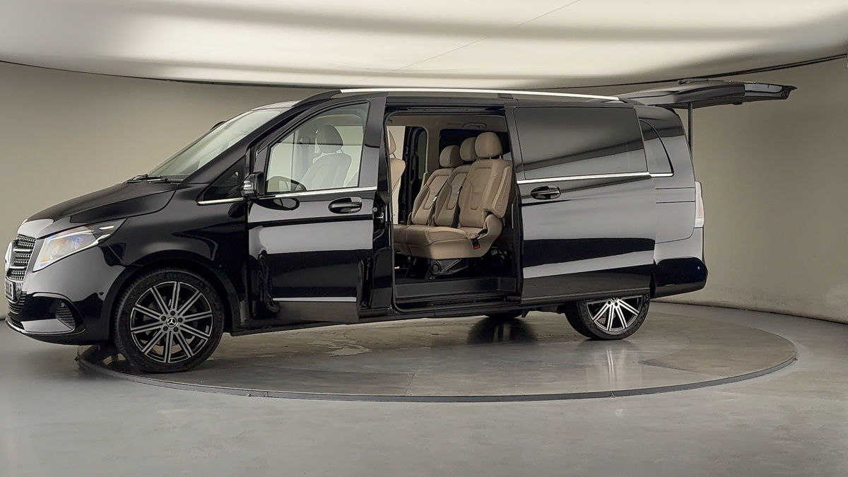 Used Mercedes-Benz V-Class 2025 for sale - 76280813: Photo 49