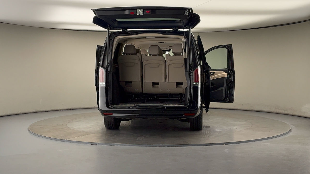 Used Mercedes-Benz V-Class 2025 for sale - 76280813: Photo 61