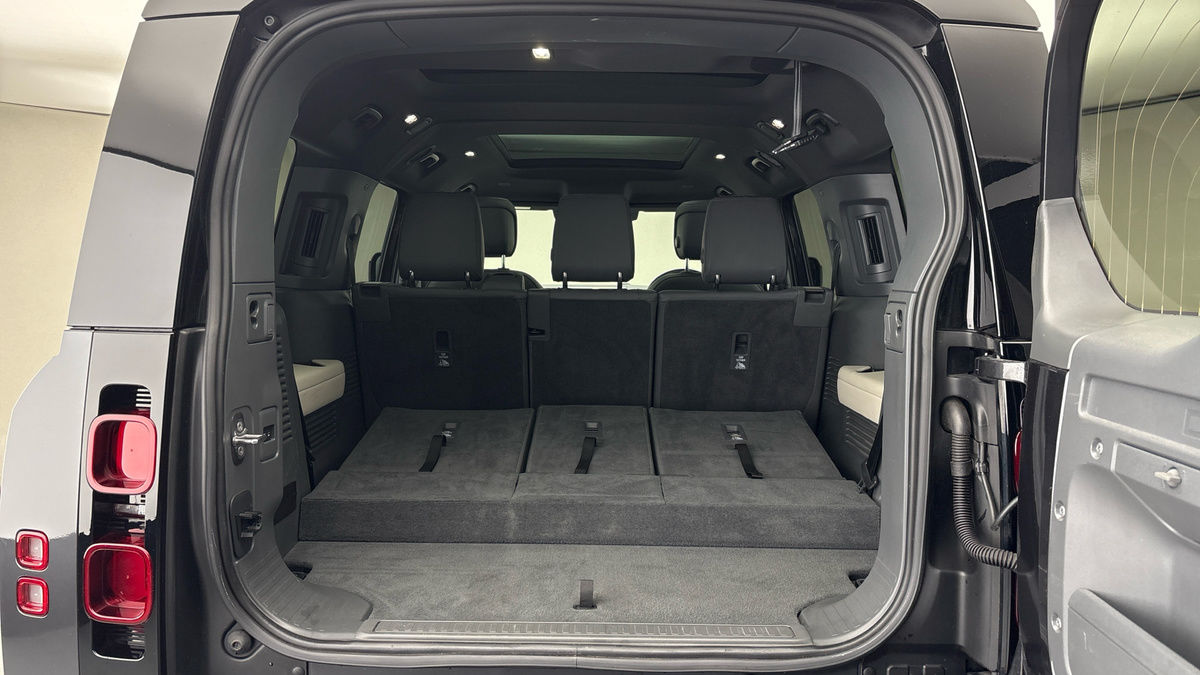 Used Land Rover Defender 130 2022 for sale - 76267784: Photo 11