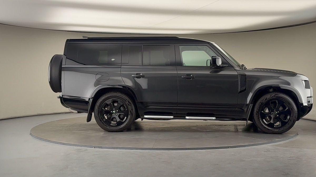 Used Land Rover Defender 130 2022 for sale - 76267784: Photo 16