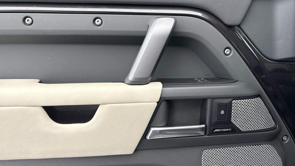 Used Land Rover Defender 130 2022 for sale - 76267784: Photo 19