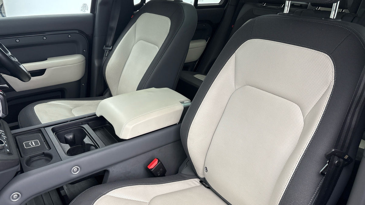 Used Land Rover Defender 130 2022 for sale - 76267784: Photo 7