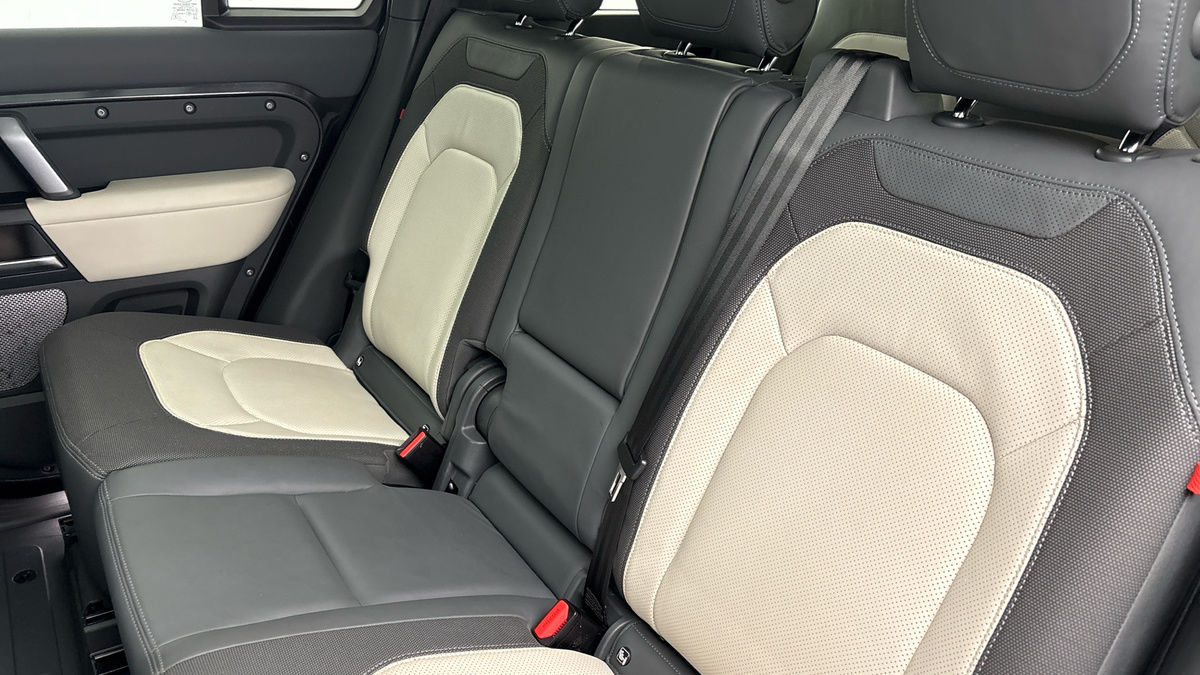 Used Land Rover Defender 130 2022 for sale - 76267784: Photo 8