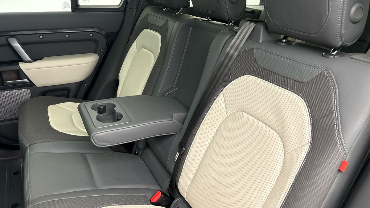 Used Land Rover Defender 130 2022 for sale - 76267784: Photo 9