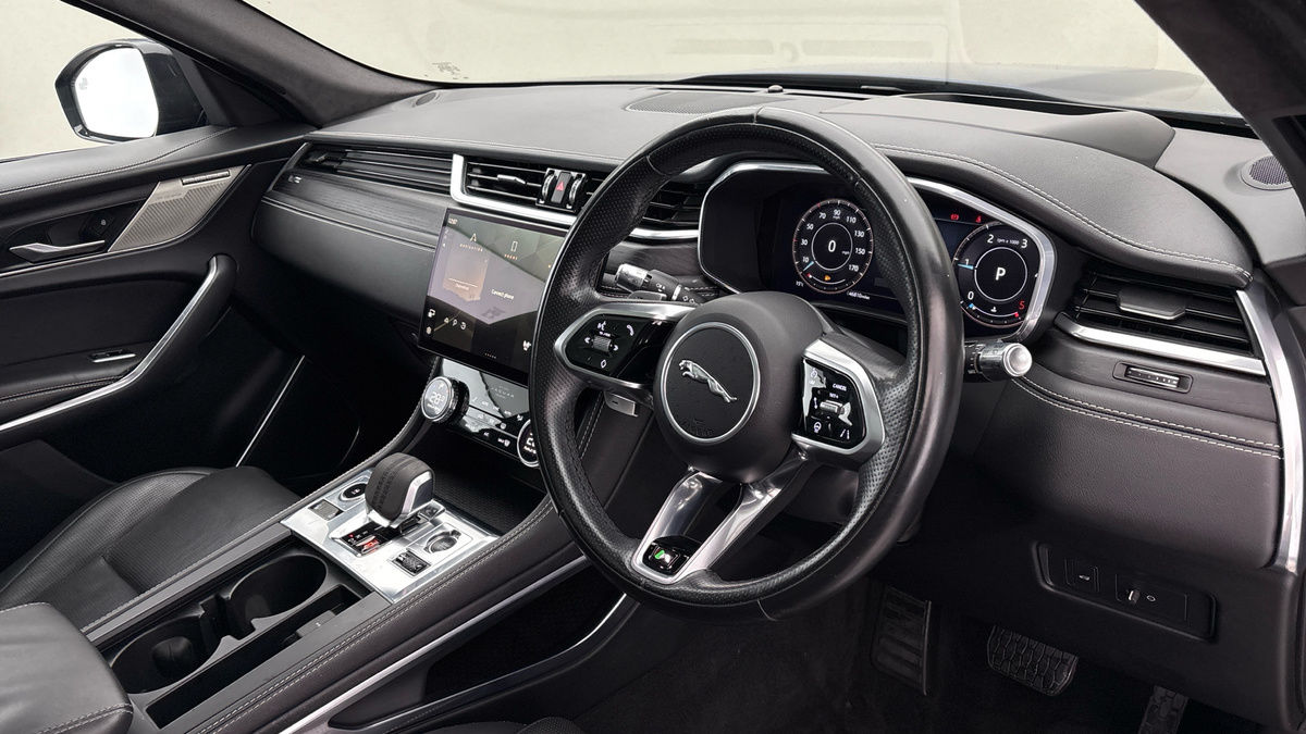 Used Jaguar F-Pace 2021 for sale - 76470836: Photo 5