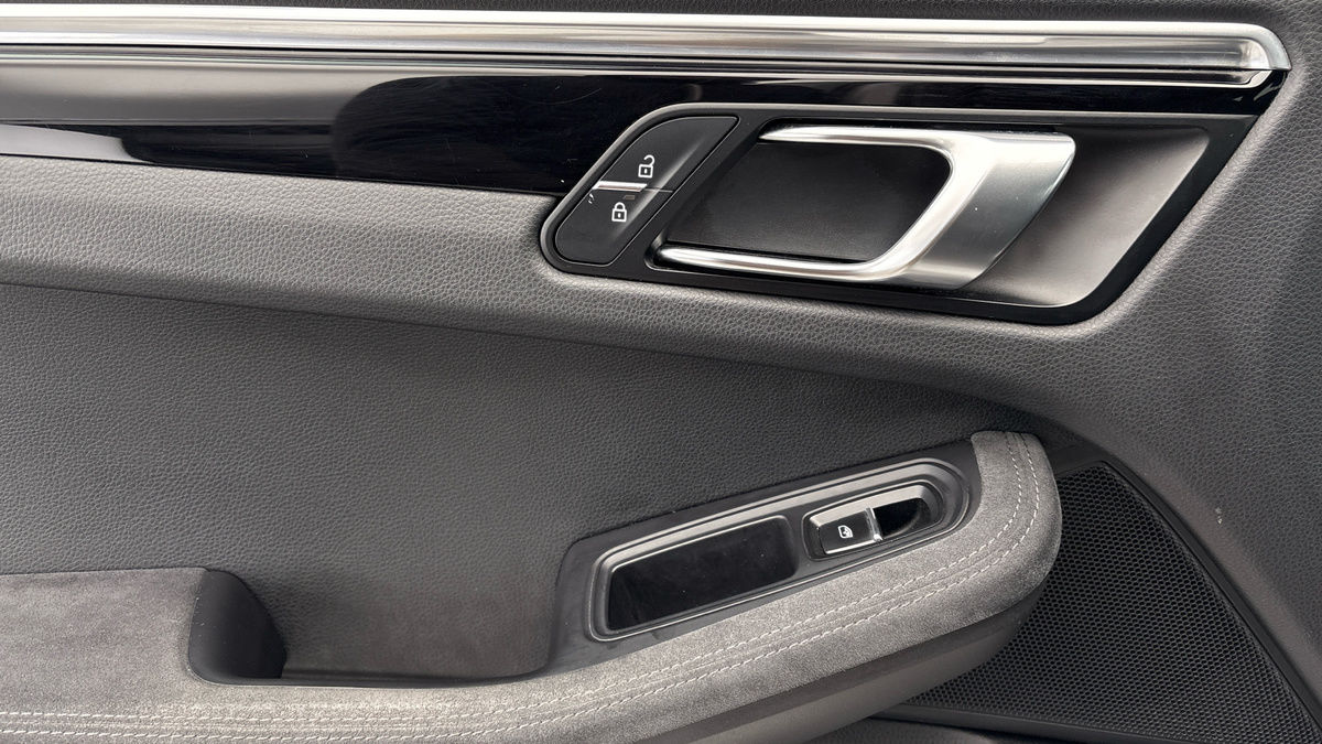 Used Porsche Macan 2020 for sale - 77107387: Photo 19