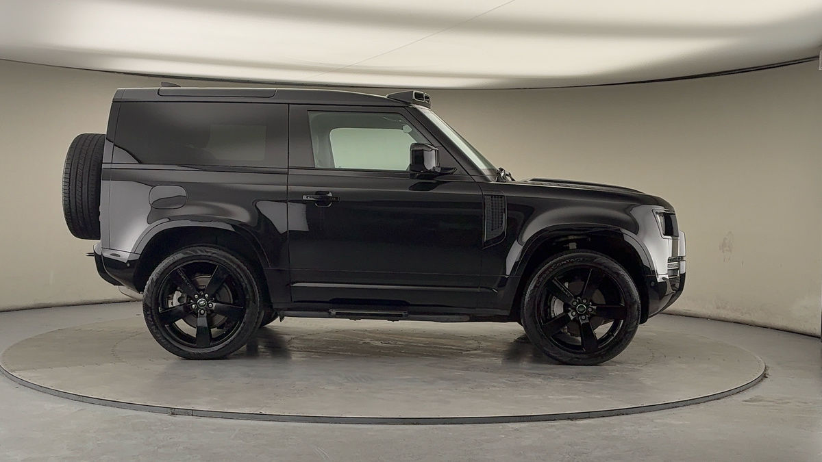 Used Land Rover Defender 90 2023 for sale - 77548019: Photo 16