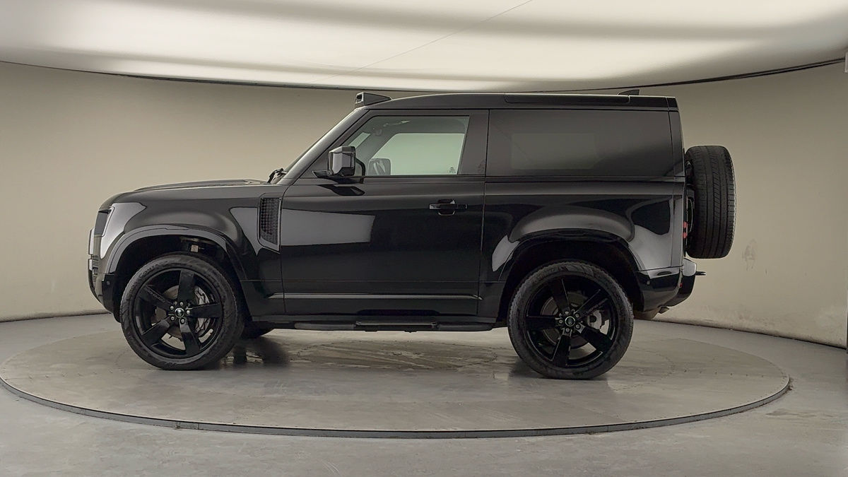 Used Land Rover Defender 90 2023 for sale - 77548019: Photo 29