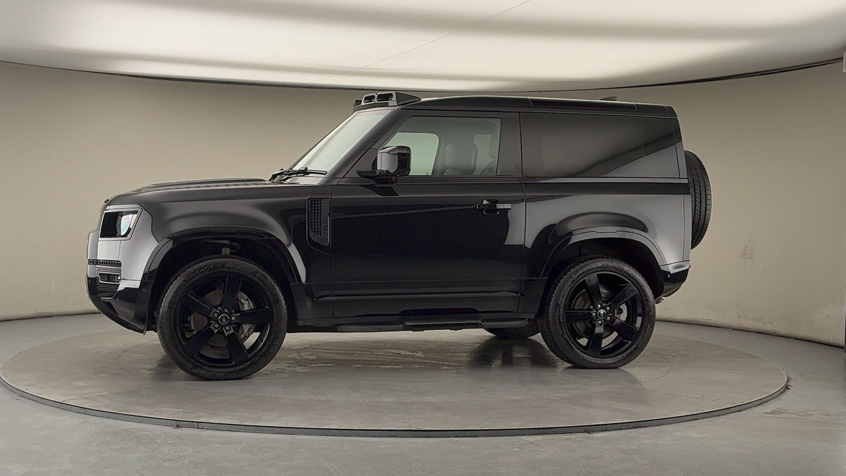 Used Land Rover Defender 90 2023 for sale - 77548019: Photo 30