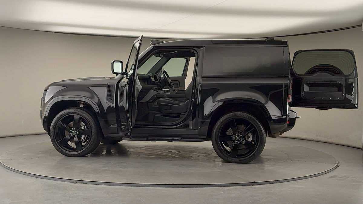 Used Land Rover Defender 90 2023 for sale - 77548019: Photo 48