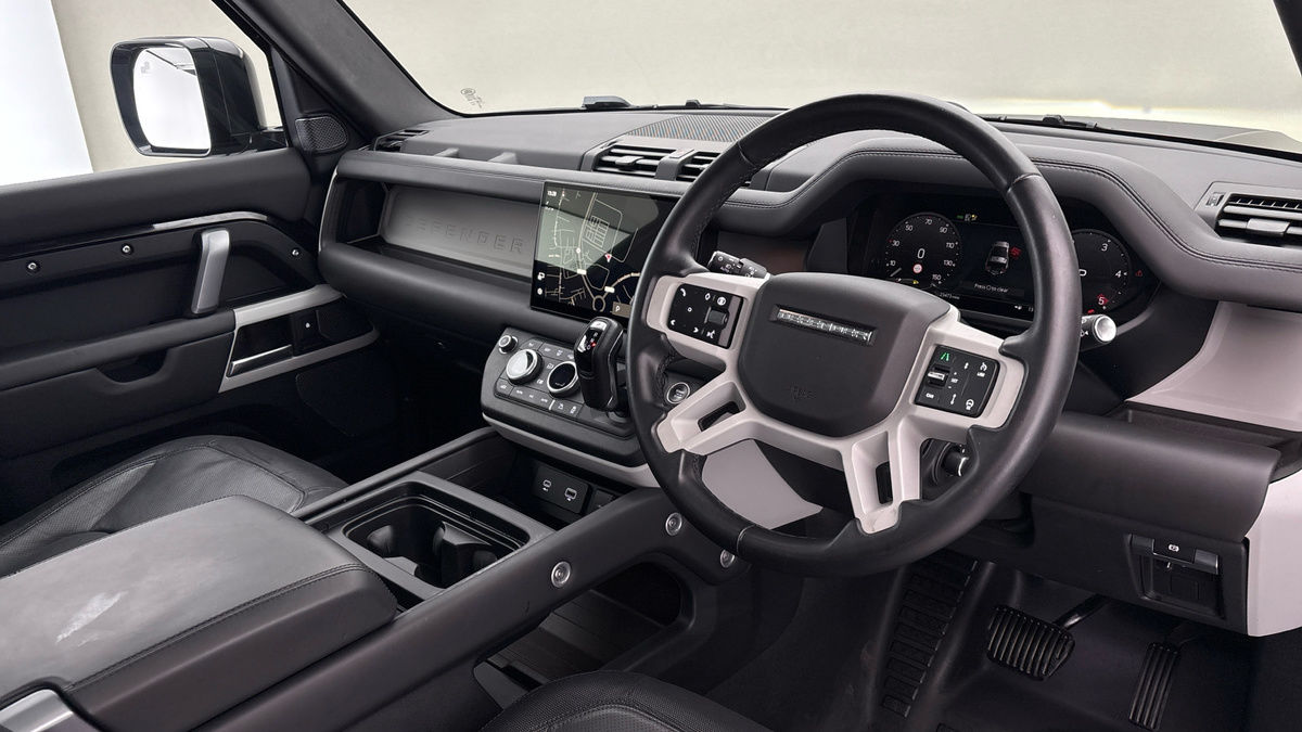 Used Land Rover Defender 90 2023 for sale - 77548019: Photo 5