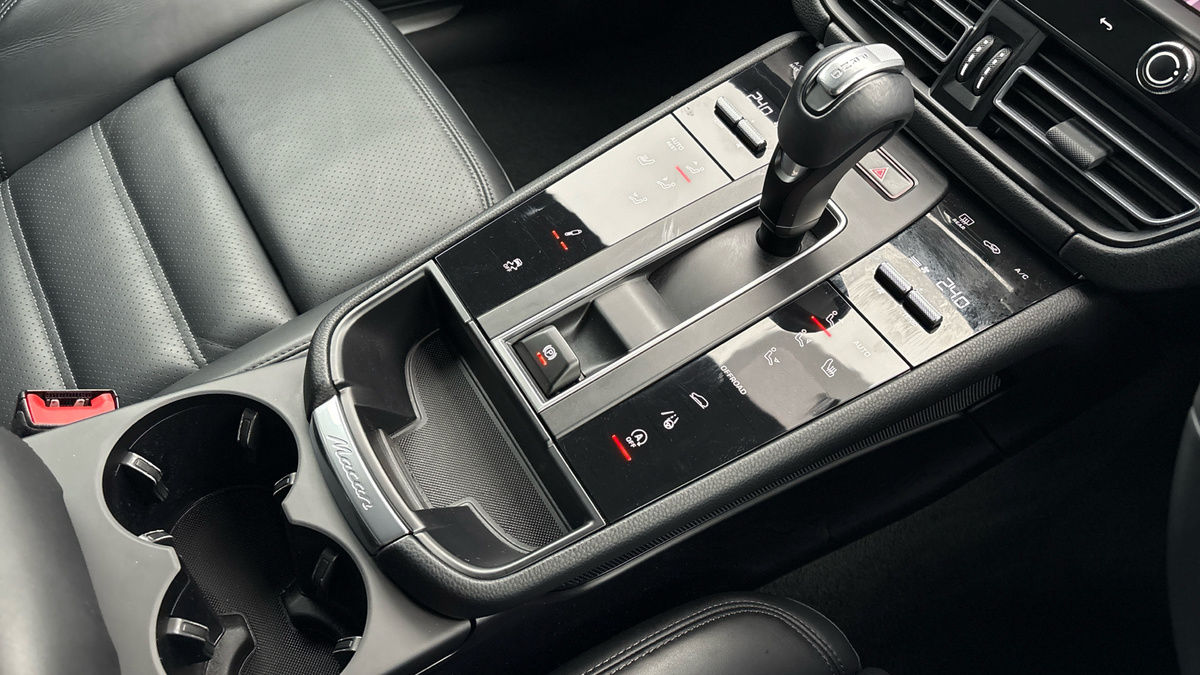 Used Porsche Macan 2023 for sale - 77821834: Photo 18