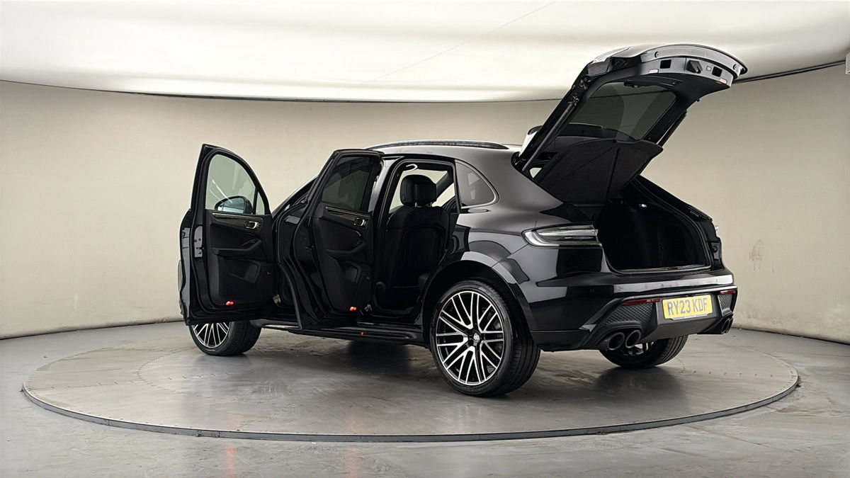 Used Porsche Macan 2023 for sale - 77821834: Photo 45