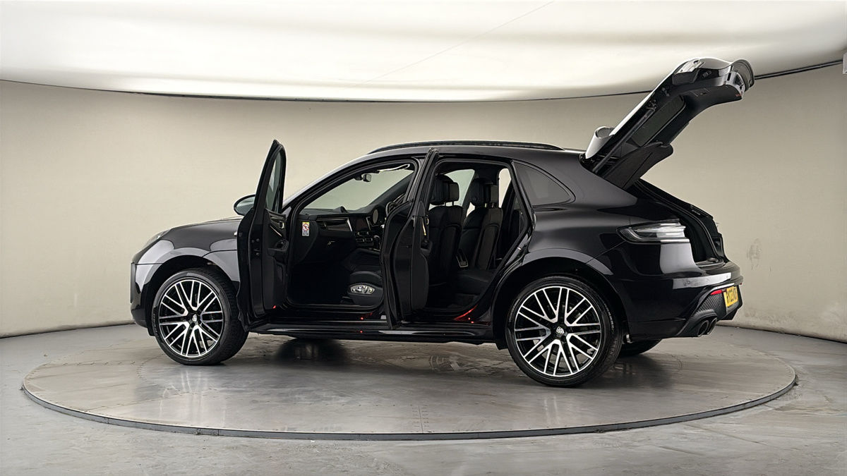 Used Porsche Macan 2023 for sale - 77821834: Photo 47