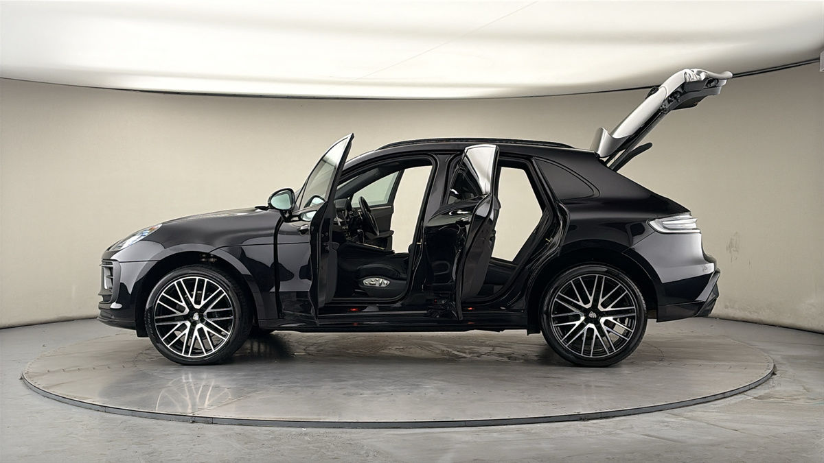 Used Porsche Macan 2023 for sale - 77821834: Photo 48