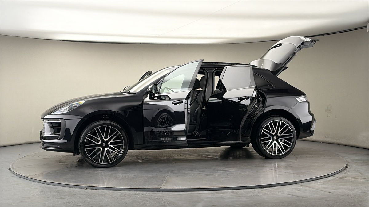 Used Porsche Macan 2023 for sale - 77821834: Photo 49