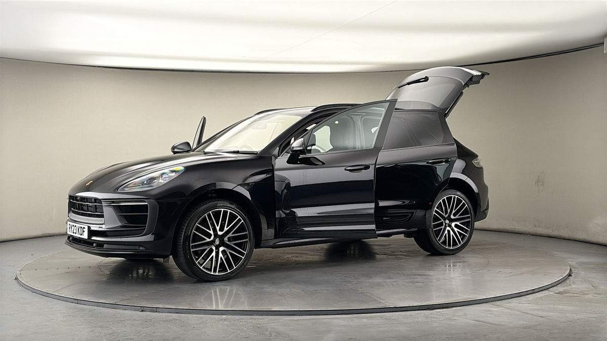 Used Porsche Macan 2023 for sale - 77821834: Photo 50