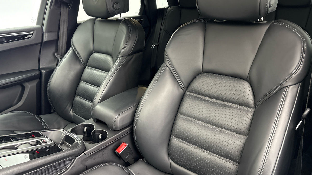 Used Porsche Macan 2023 for sale - 77821834: Photo 7