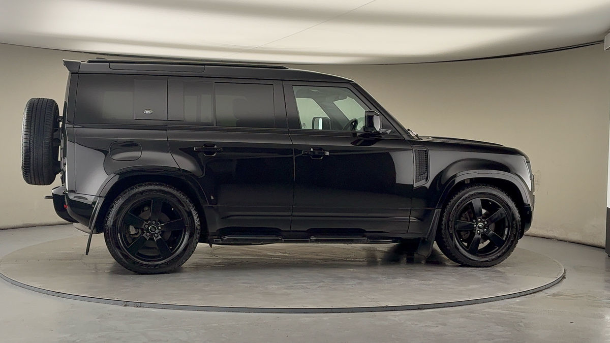 Used Land Rover Defender 110 2022 for sale - 77494475: Photo 37