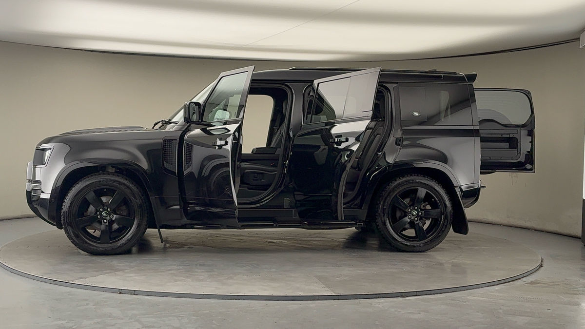 Used Land Rover Defender 110 2022 for sale - 77494475: Photo 47