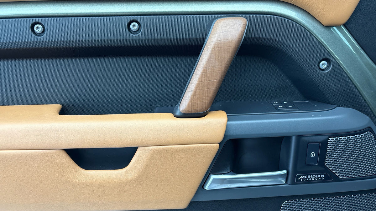 Used Land Rover Defender 2023 for sale - 77694012: Photo 19