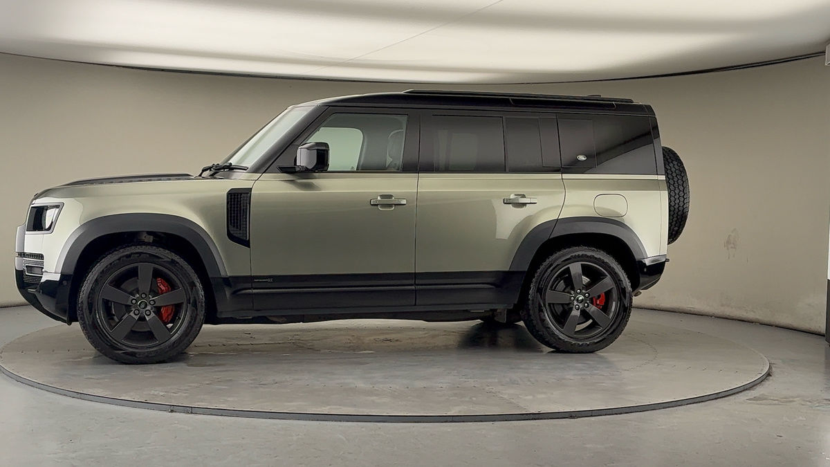 Used Land Rover Defender 2023 for sale - 77694012: Photo 28