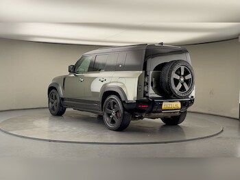 Used Land Rover Defender 110 2023 for sale - 77694012: Photo