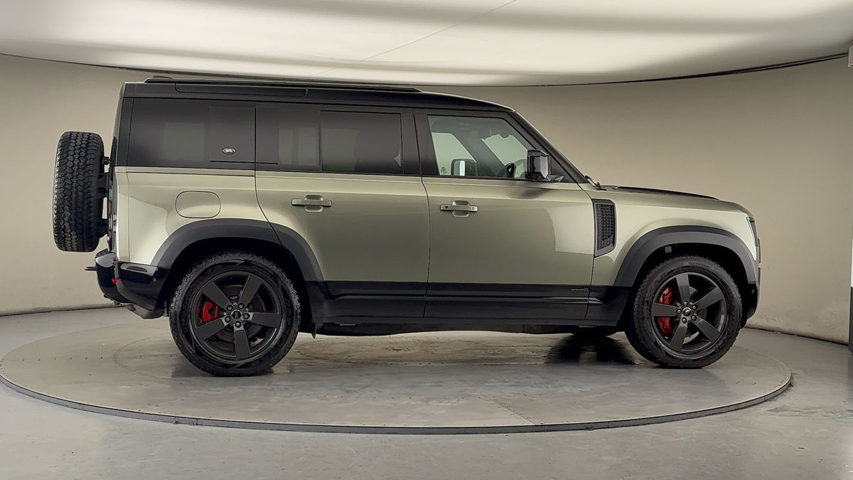 Used Land Rover Defender 2023 for sale - 77694012: Photo 37