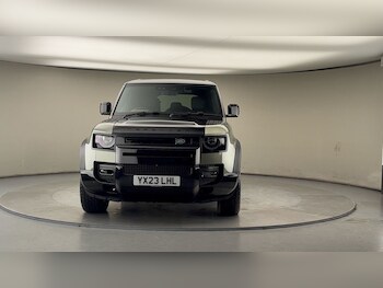 Used Land Rover Defender 110 2023 for sale - 77694012: Photo