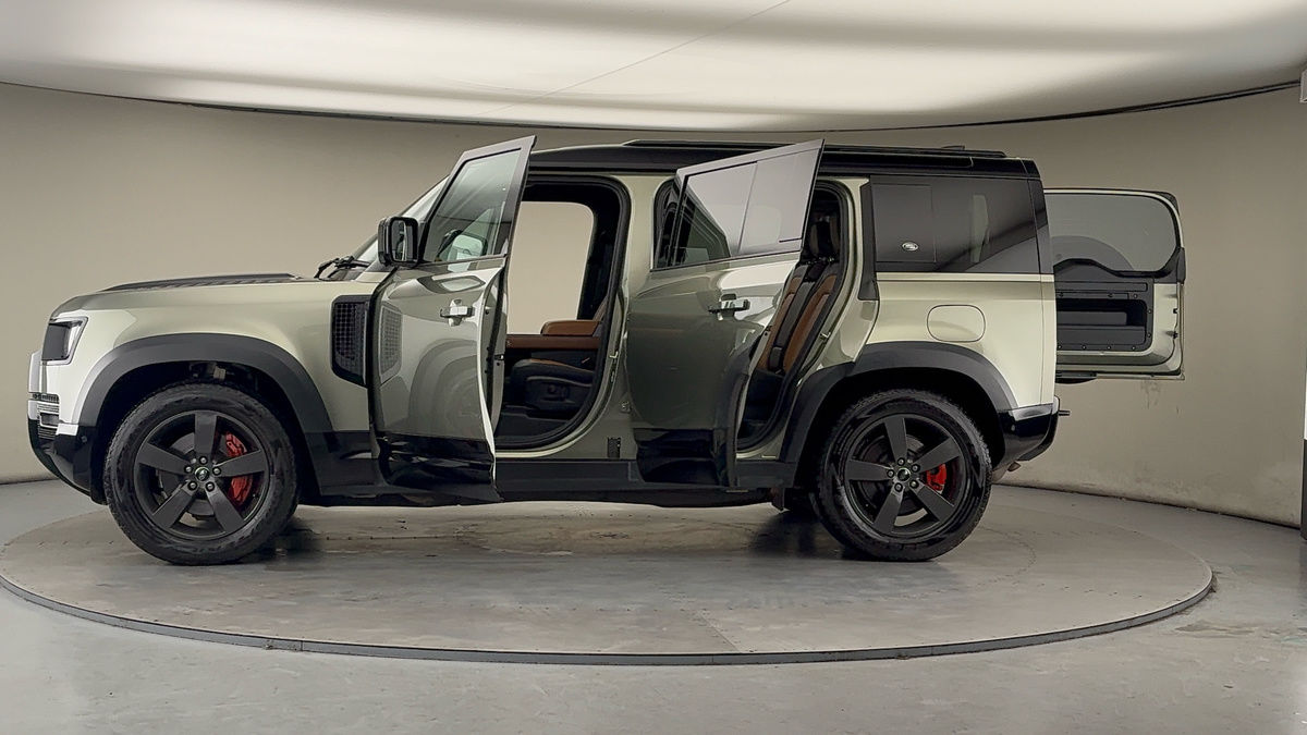 Used Land Rover Defender 2023 for sale - 77694012: Photo 47