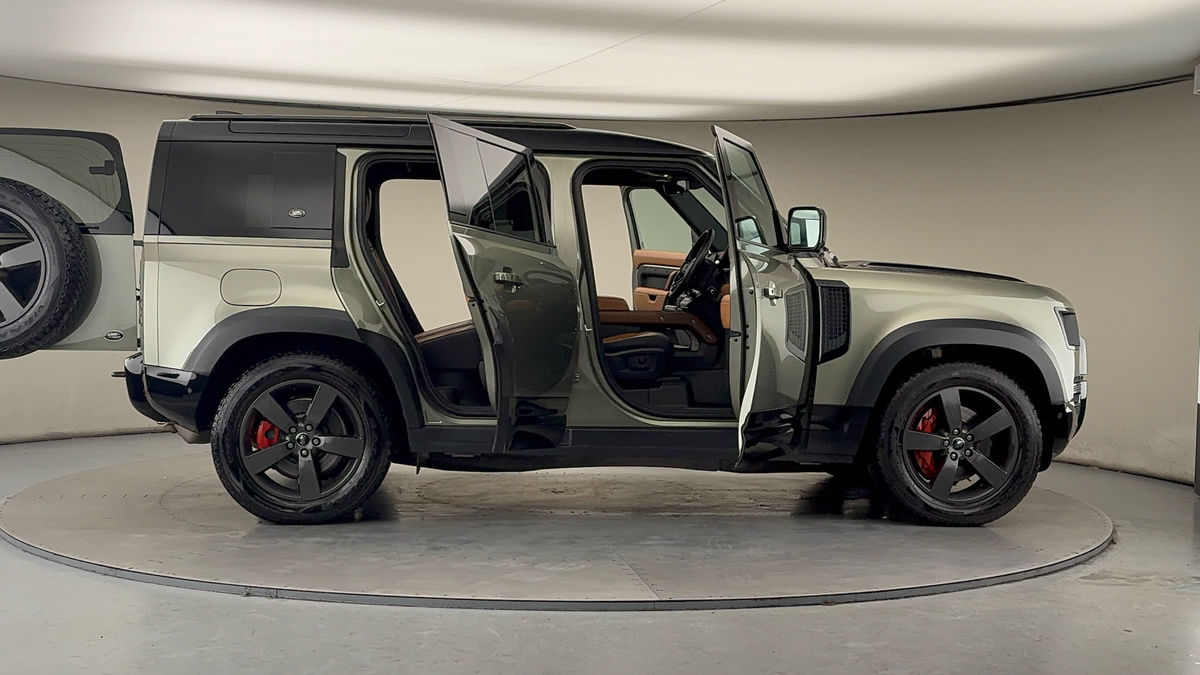 Used Land Rover Defender 2023 for sale - 77694012: Photo 56